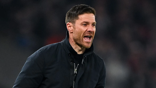 Xabi Alonso xuất ch&uacute;ng từ tr&ecirc;n s&acirc;n đến băng ghế chỉ đạo - Ảnh 1