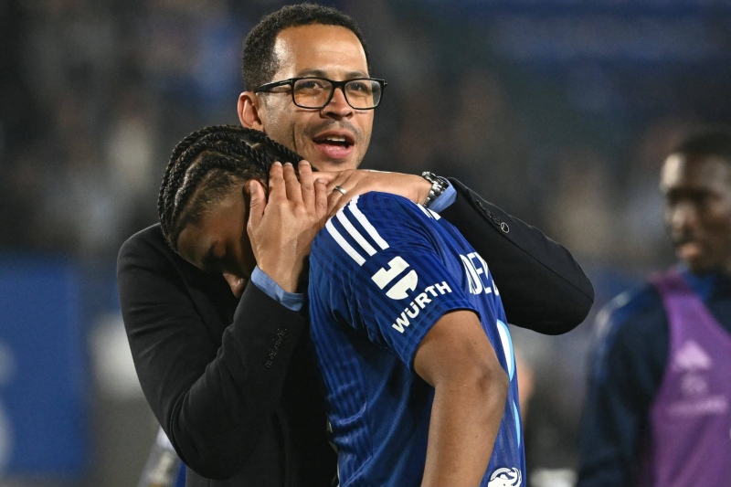 Những cải tổ của Liam Rosenior ở Stamford Bridge